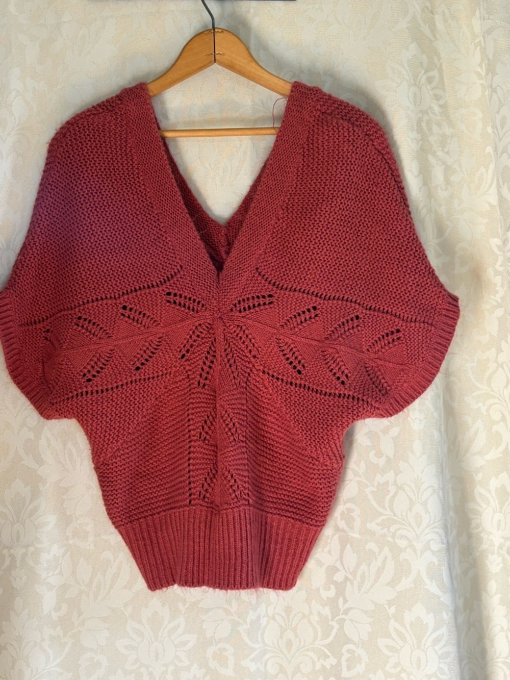 Women's Mauve  Knit Short-Sleeve Sweater - Classic V-Neck